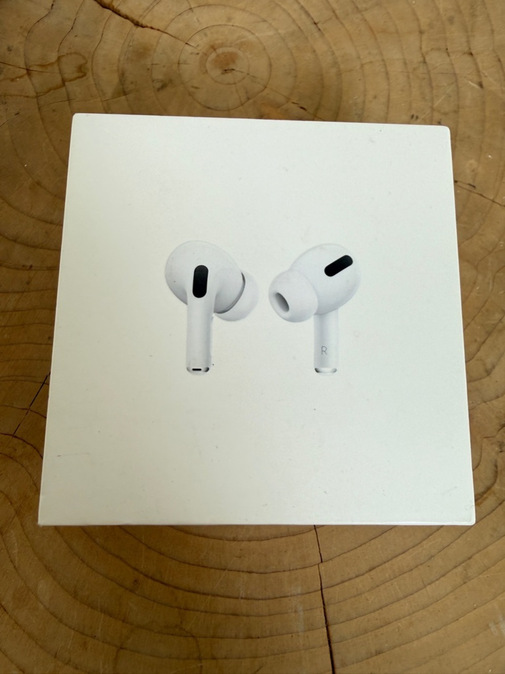 Apple AirPods Pro (1st Gen) Wireless Charging Case White Authentic A2083 A2084 - Picture 10 of 16
